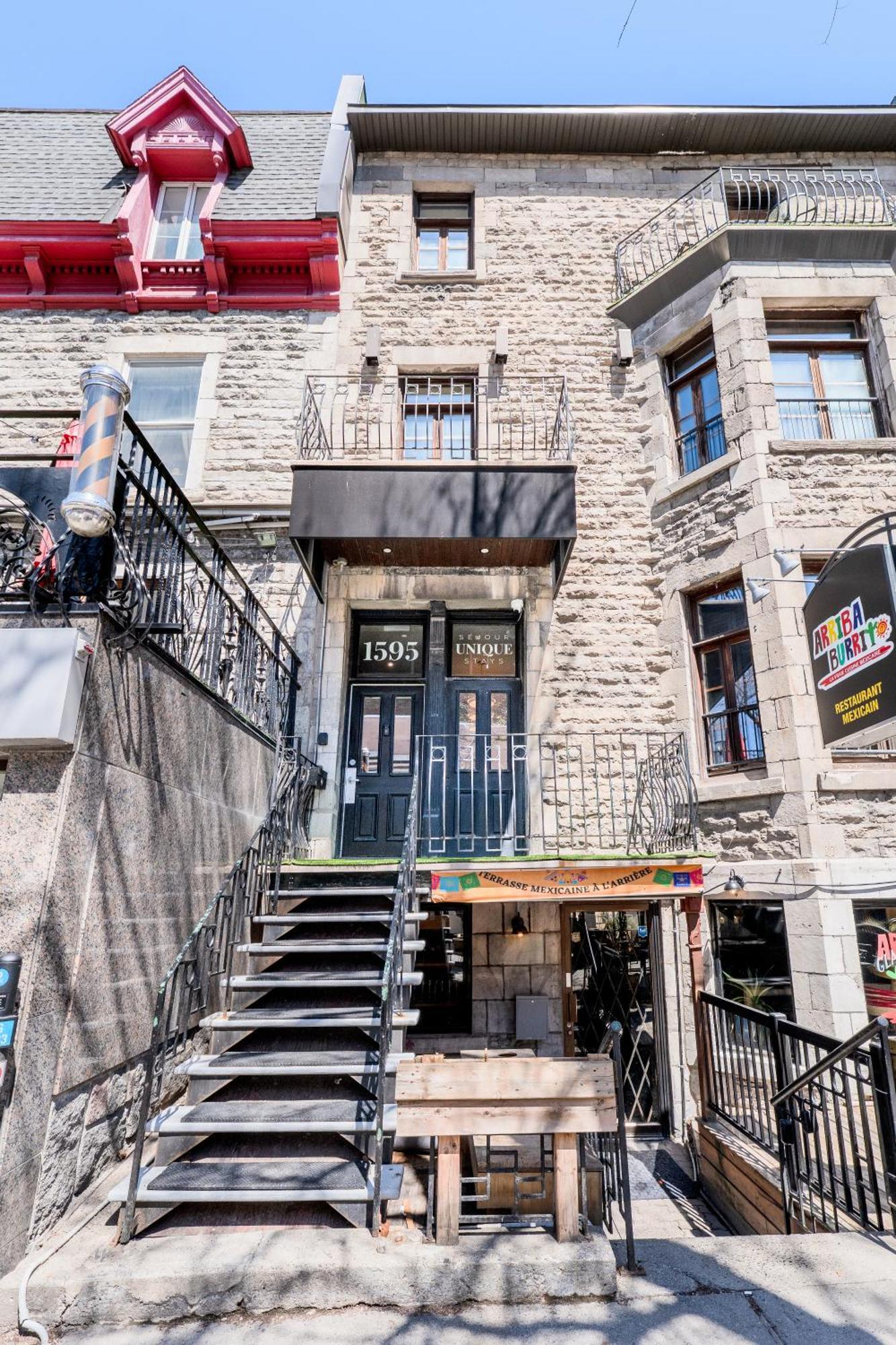 Self Check-in Boutique - Quartier Latin - 201 * Montreal